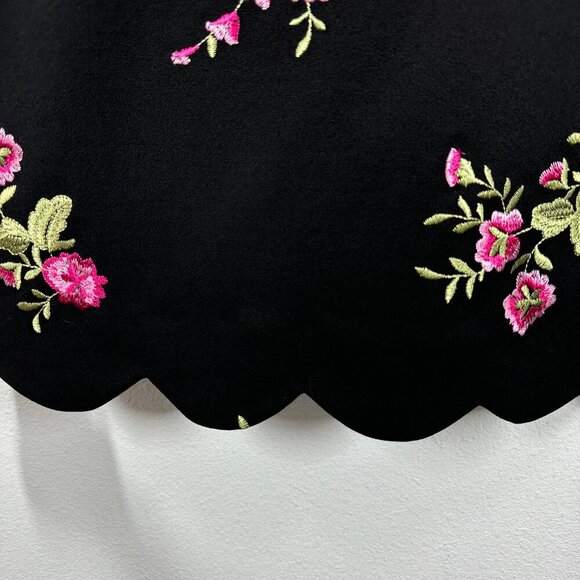 Jones Studio Size 16 Black Boatneck Dress Pink Embroidered Floral Scalloped Hem - Picture 8 of 11